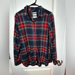American Eagle Blue Navy and Red Flannel Long Sleeve Button Up